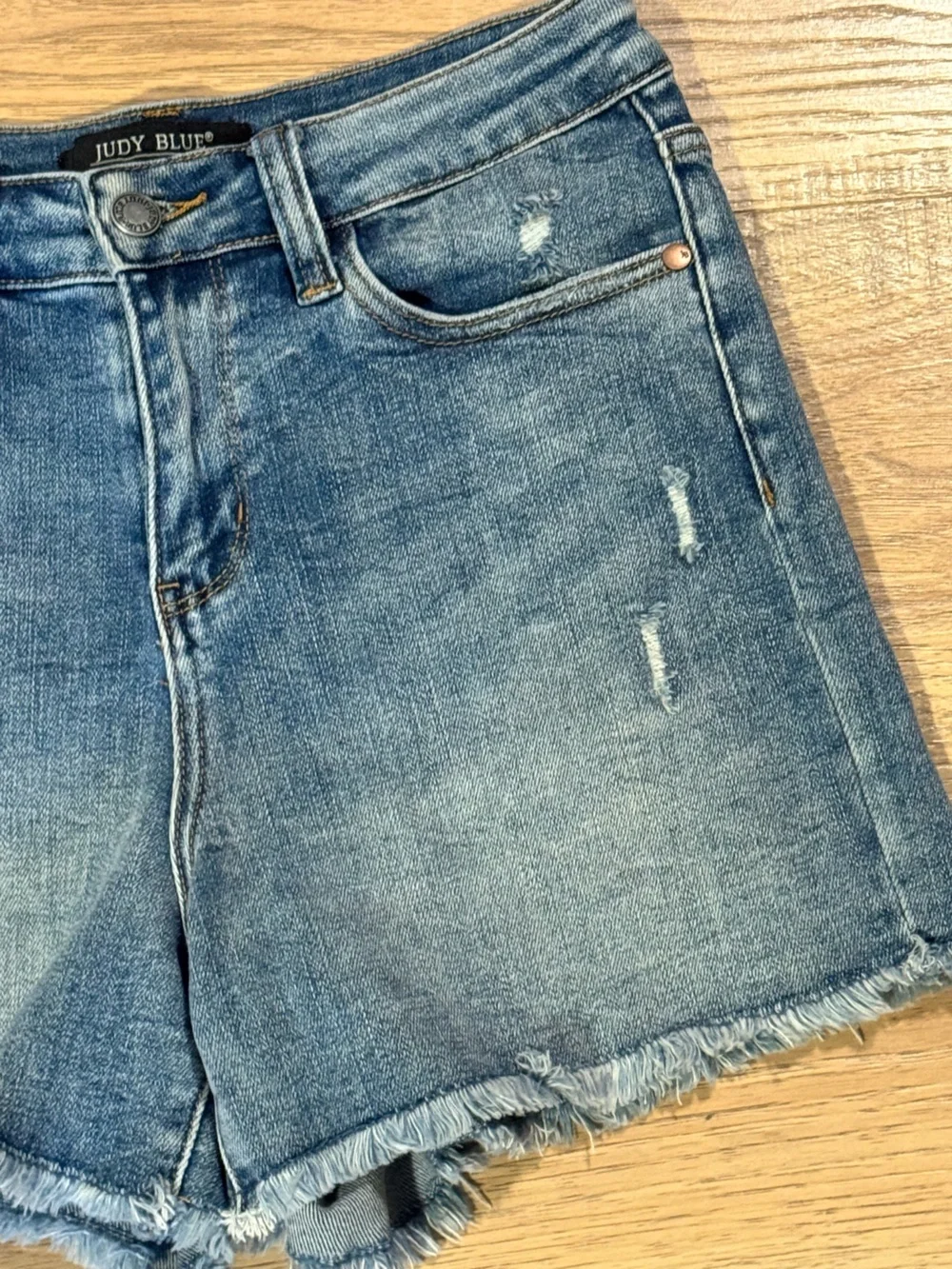 Judy Blue Denim Shorts Women’s Size S Distressed Frayed Hem Mid Rise